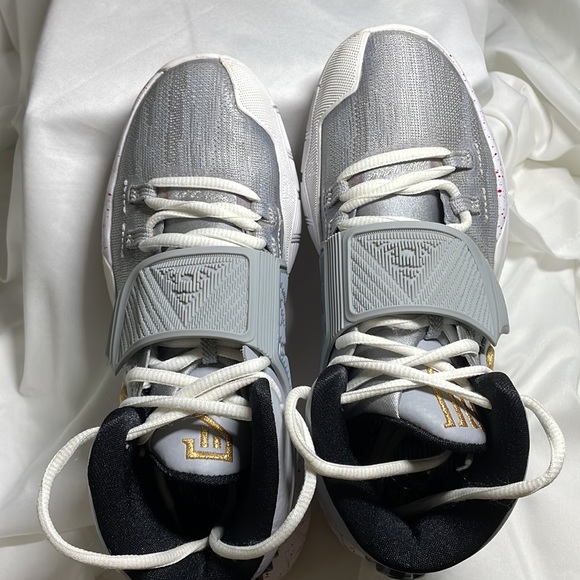 Custom Nike By You, Kyrie - Picture 4 of 5